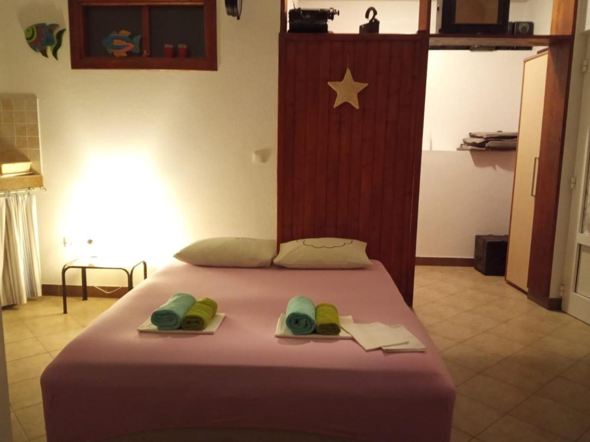 Apartments Bocin Rosso Hvar Town Extérieur photo
