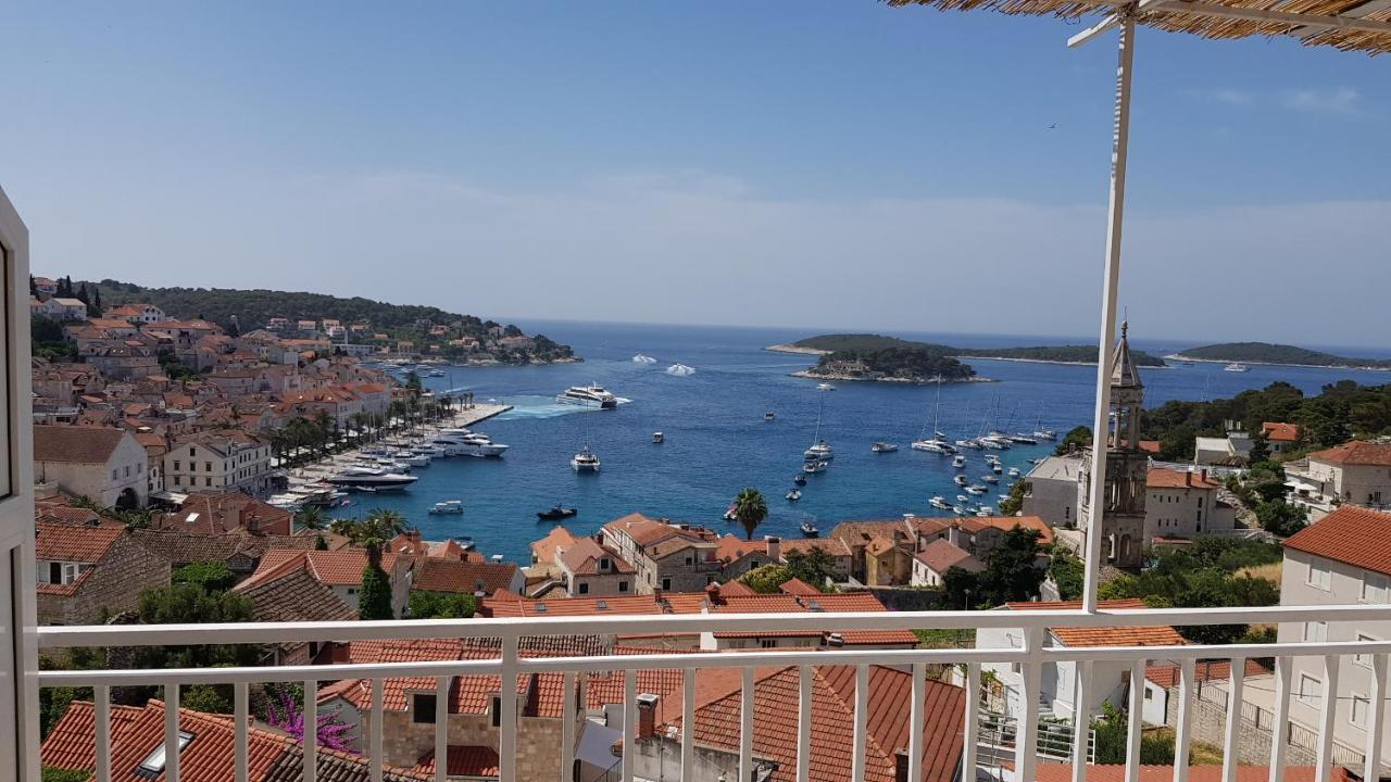 Apartments Bocin Rosso Hvar Town Extérieur photo