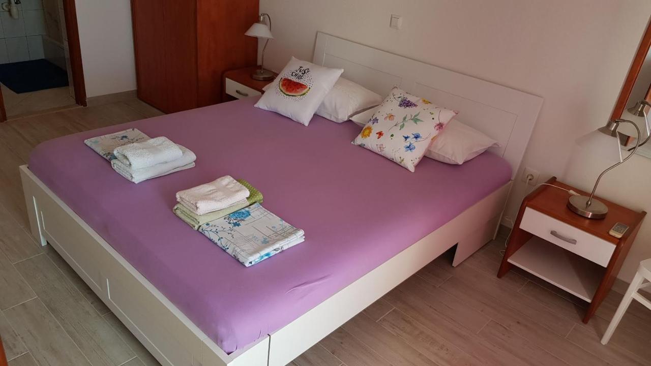 Apartments Bocin Rosso Hvar Town Extérieur photo