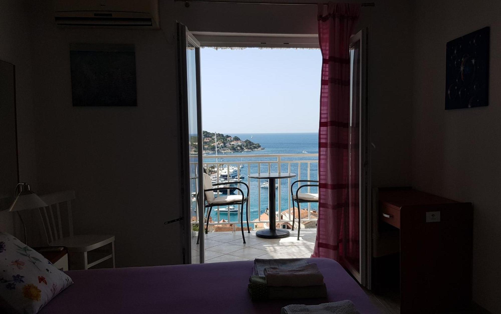Apartments Bocin Rosso Hvar Town Extérieur photo