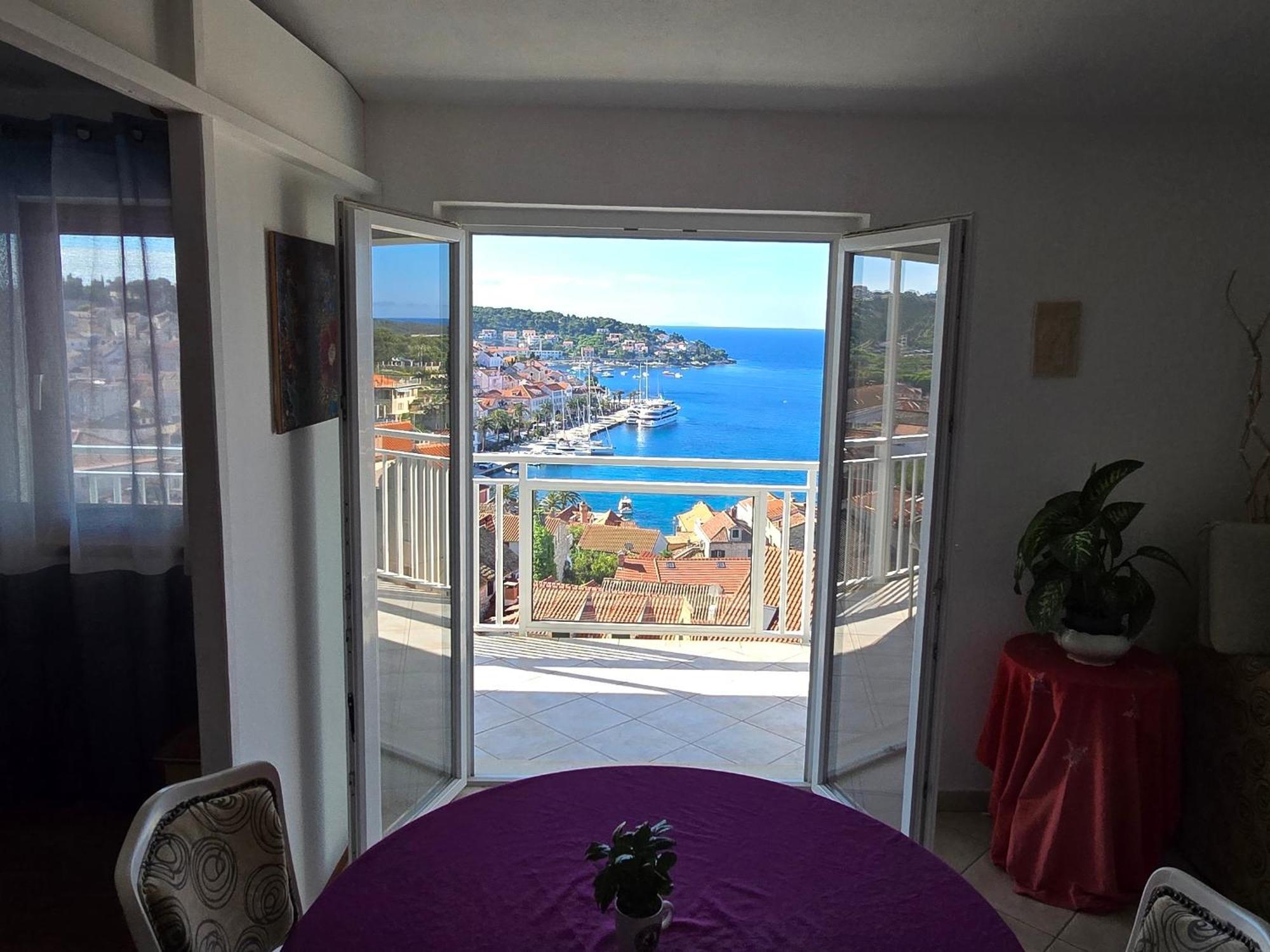 Apartments Bocin Rosso Hvar Town Extérieur photo