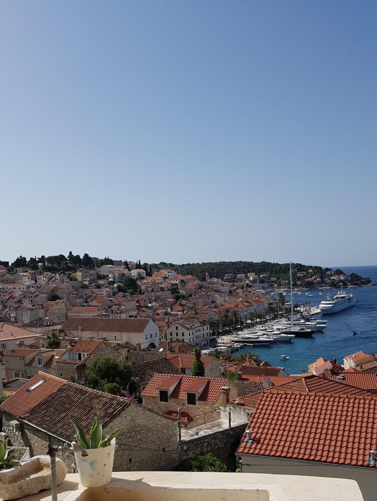 Apartments Bocin Rosso Hvar Town Extérieur photo