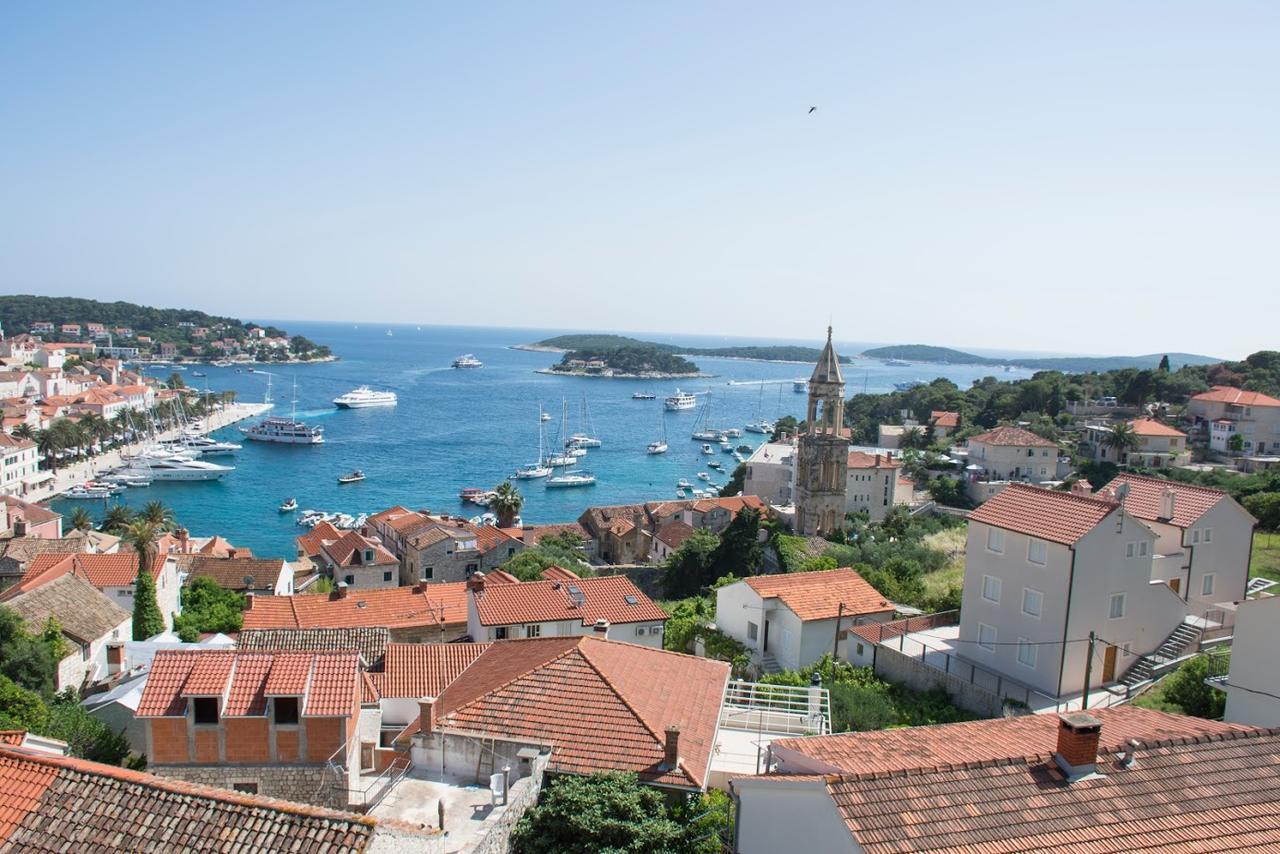 Apartments Bocin Rosso Hvar Town Extérieur photo